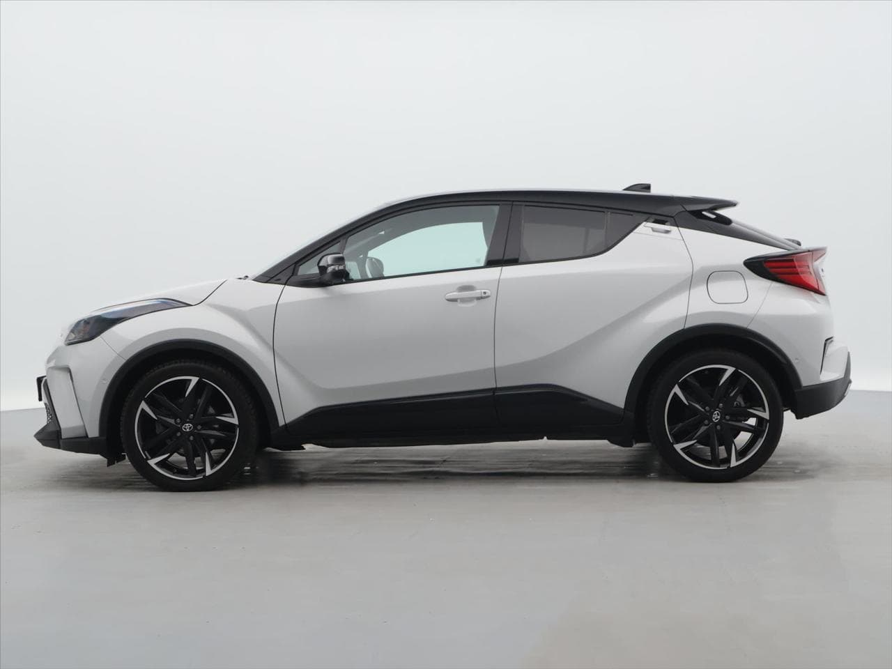2022 Toyota C-HR - 5