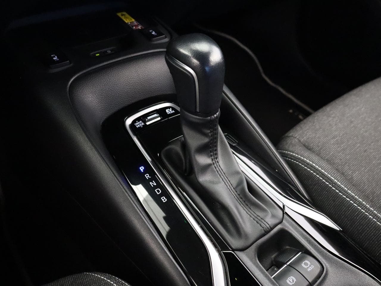 2023 Toyota COROLLA - 32