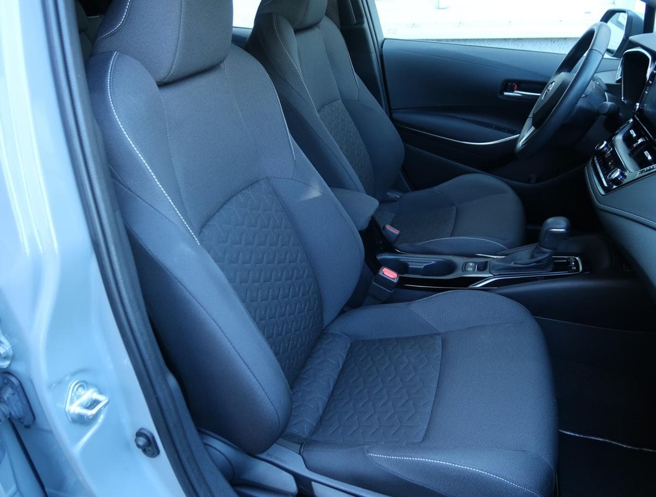2022 Toyota COROLLA - 22