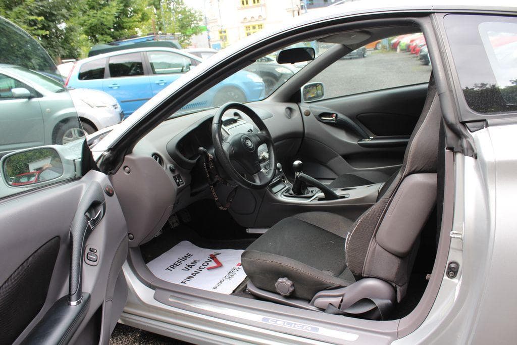2000 Toyota Celica - 11