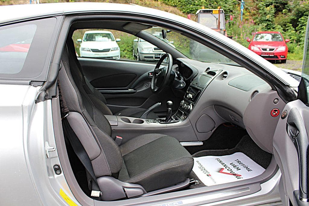 2000 Toyota Celica - 14