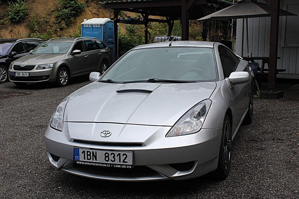 Toyota Celica 1.8i 105 kW klima kupé