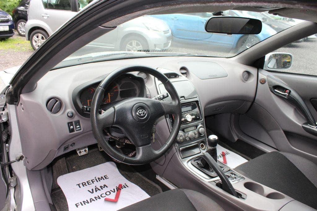 2000 Toyota Celica - 13