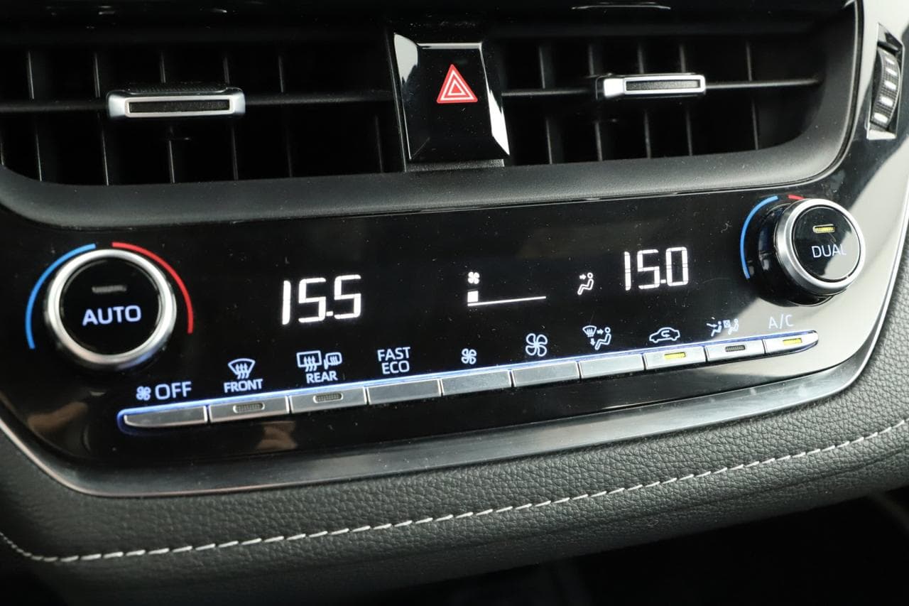 2022 Toyota COROLLA - 36