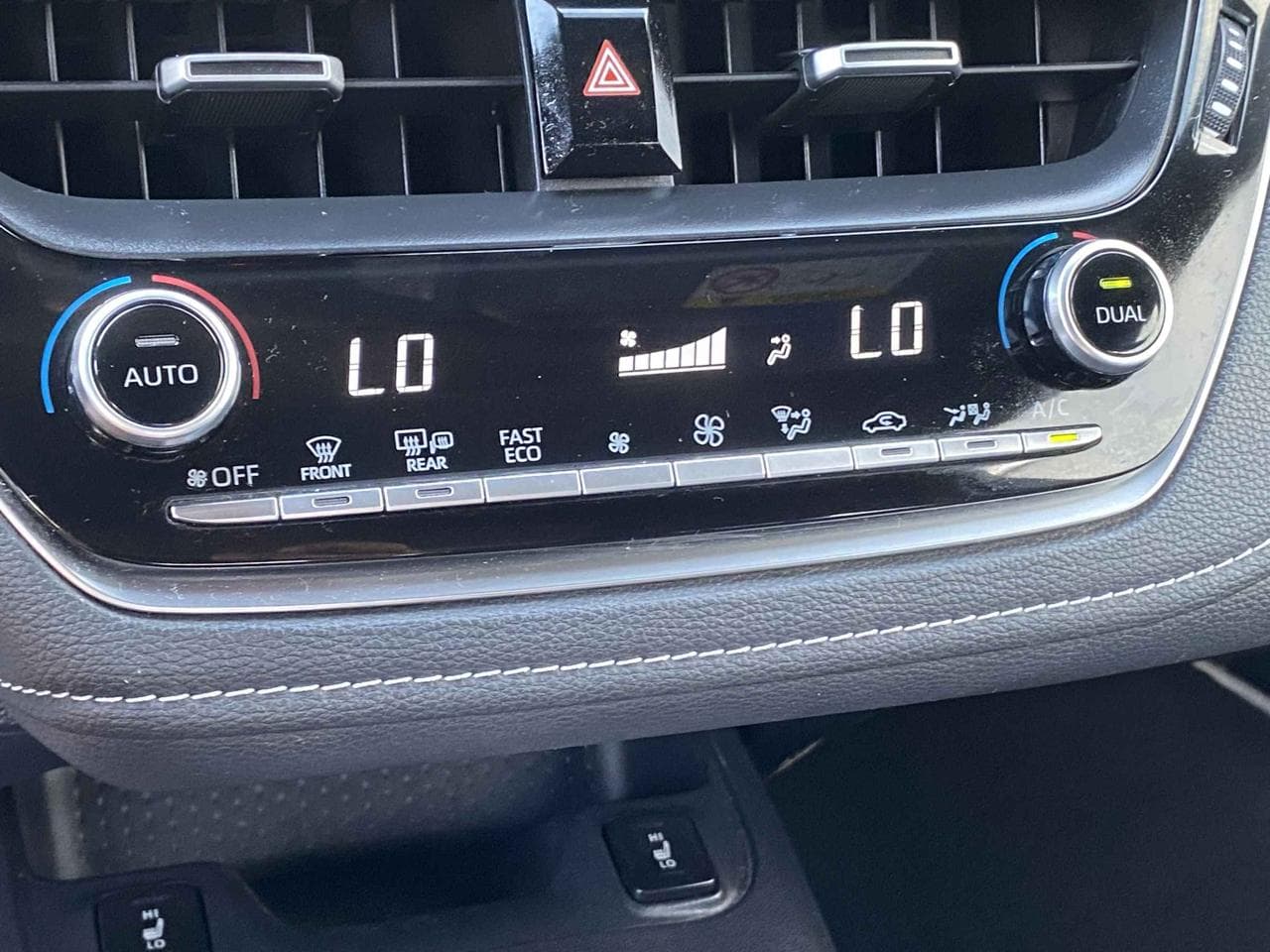 2021 Toyota COROLLA - 16