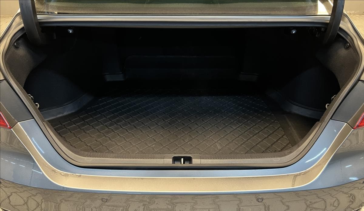 2022 Toyota Camry - 12