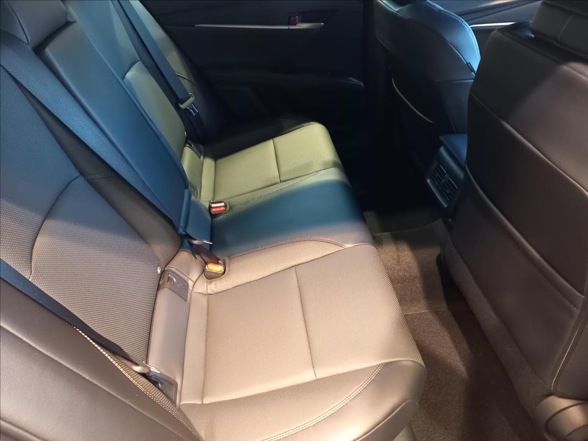 2026 Toyota Camry - 9