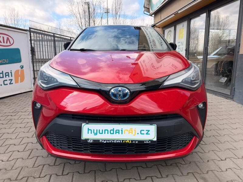 Toyota C-HR 1.8-HYBRID-1.MAJITEL-NÍZKÉ KM SUV