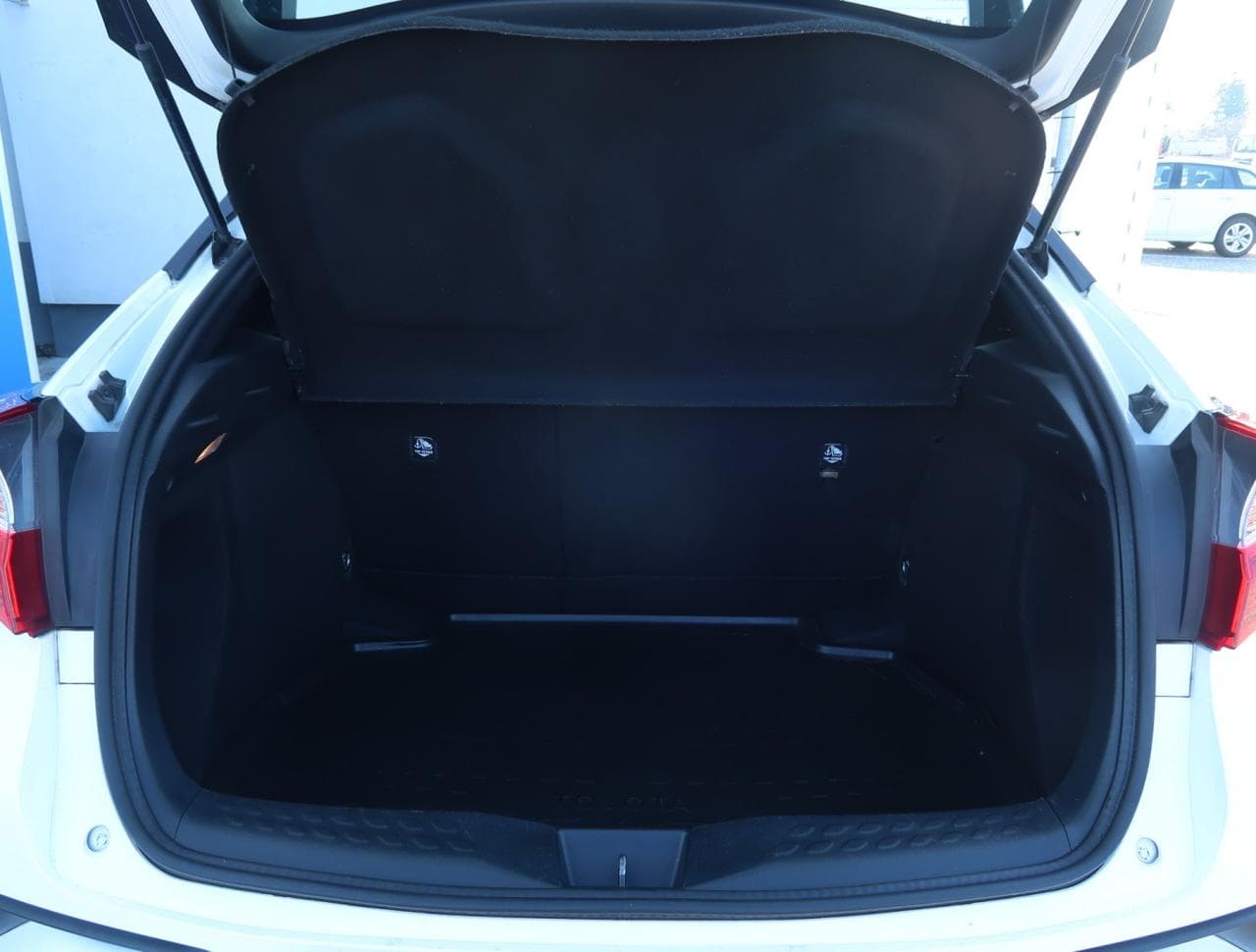 2017 Toyota C-Hr - 39