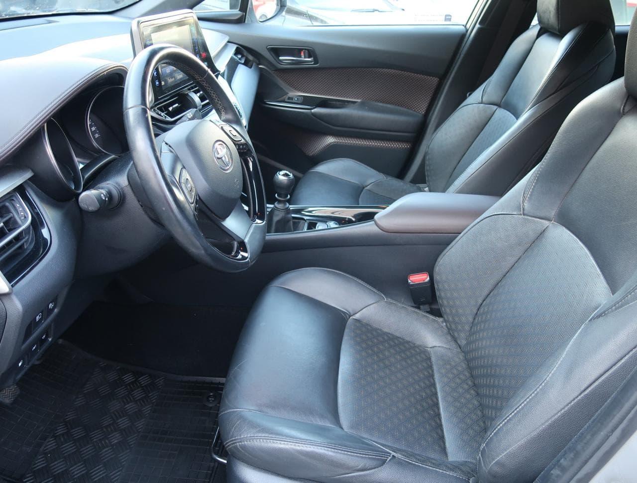 2017 Toyota C-HR - 23