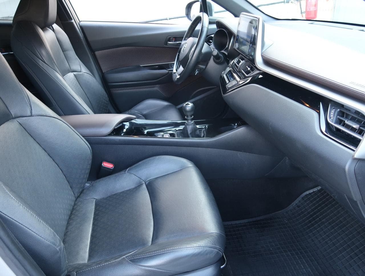 2017 Toyota C-HR - 17