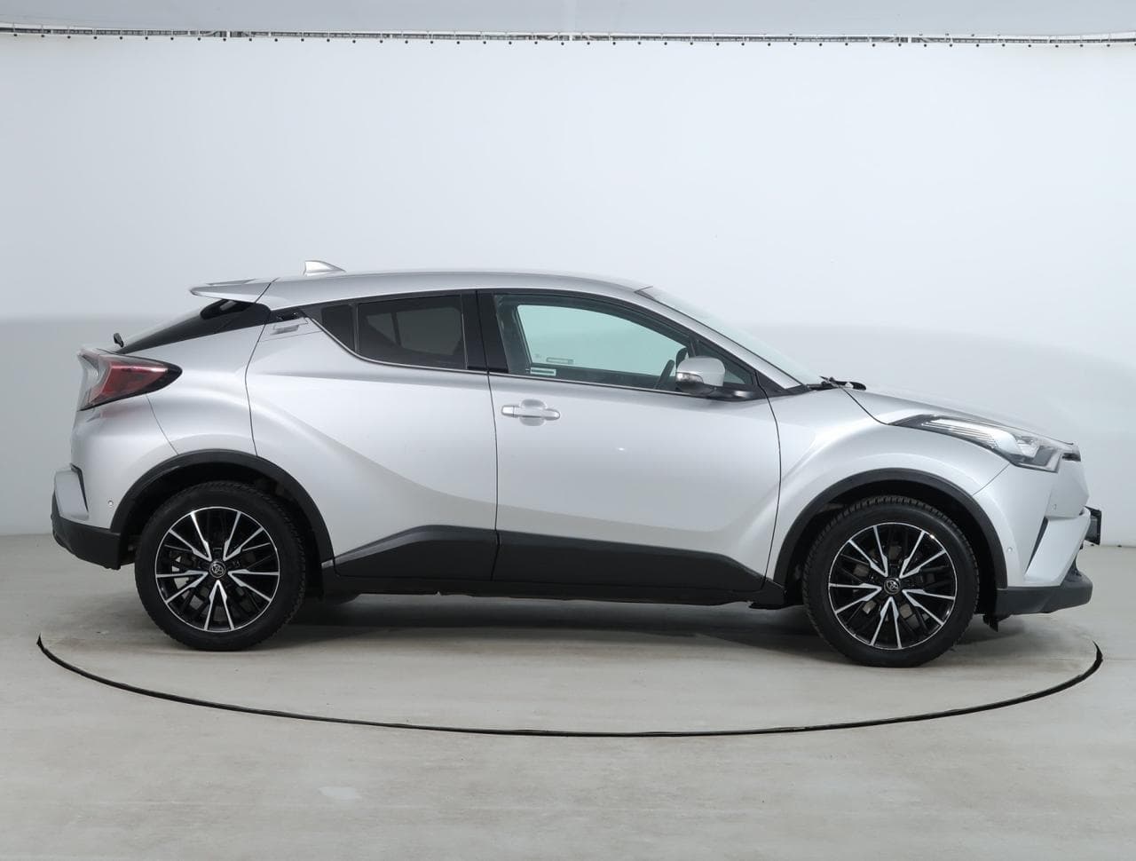 2017 Toyota C-HR - 9