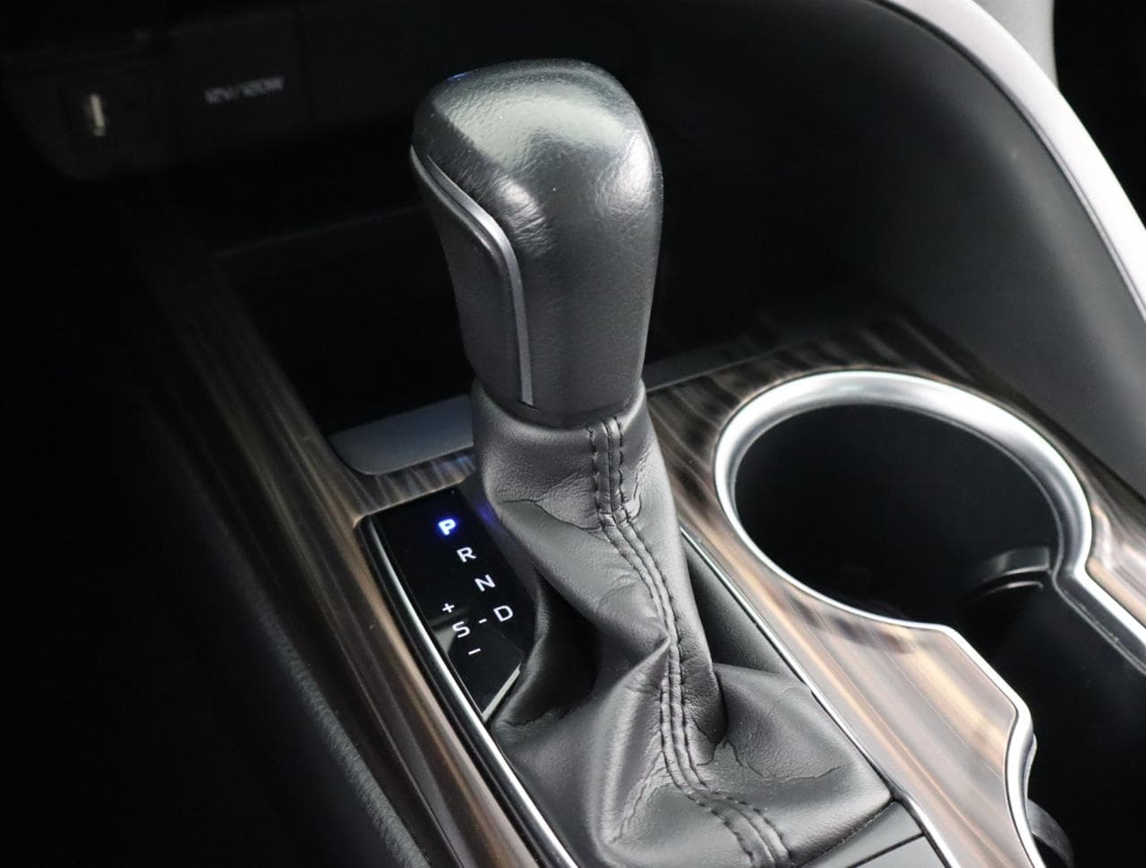 2020 Toyota Camry - 19