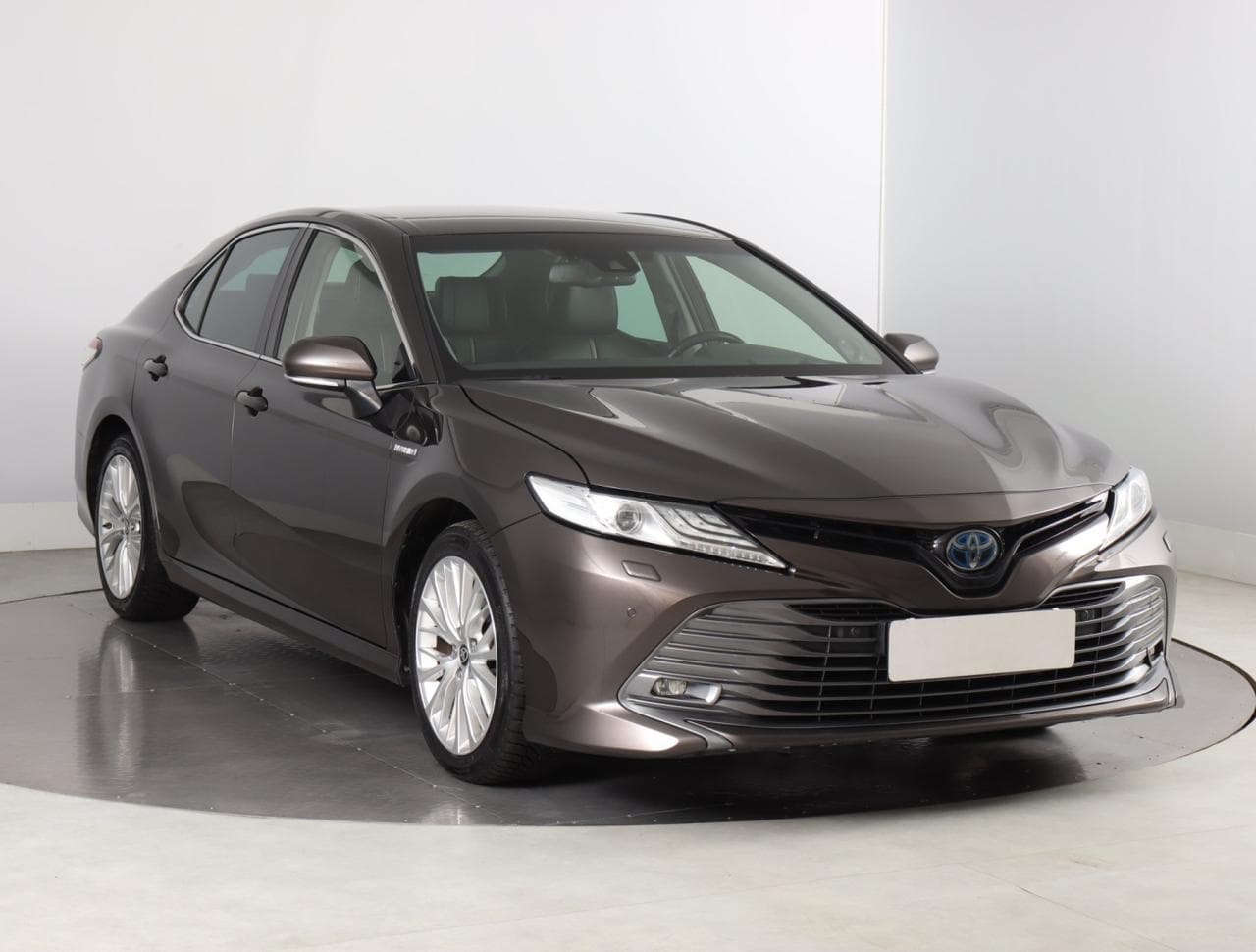 Toyota Camry 2.5 Hybrid 160kW sedan