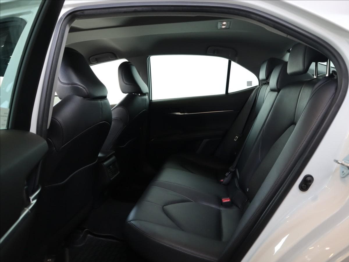 2019 Toyota Camry - 9