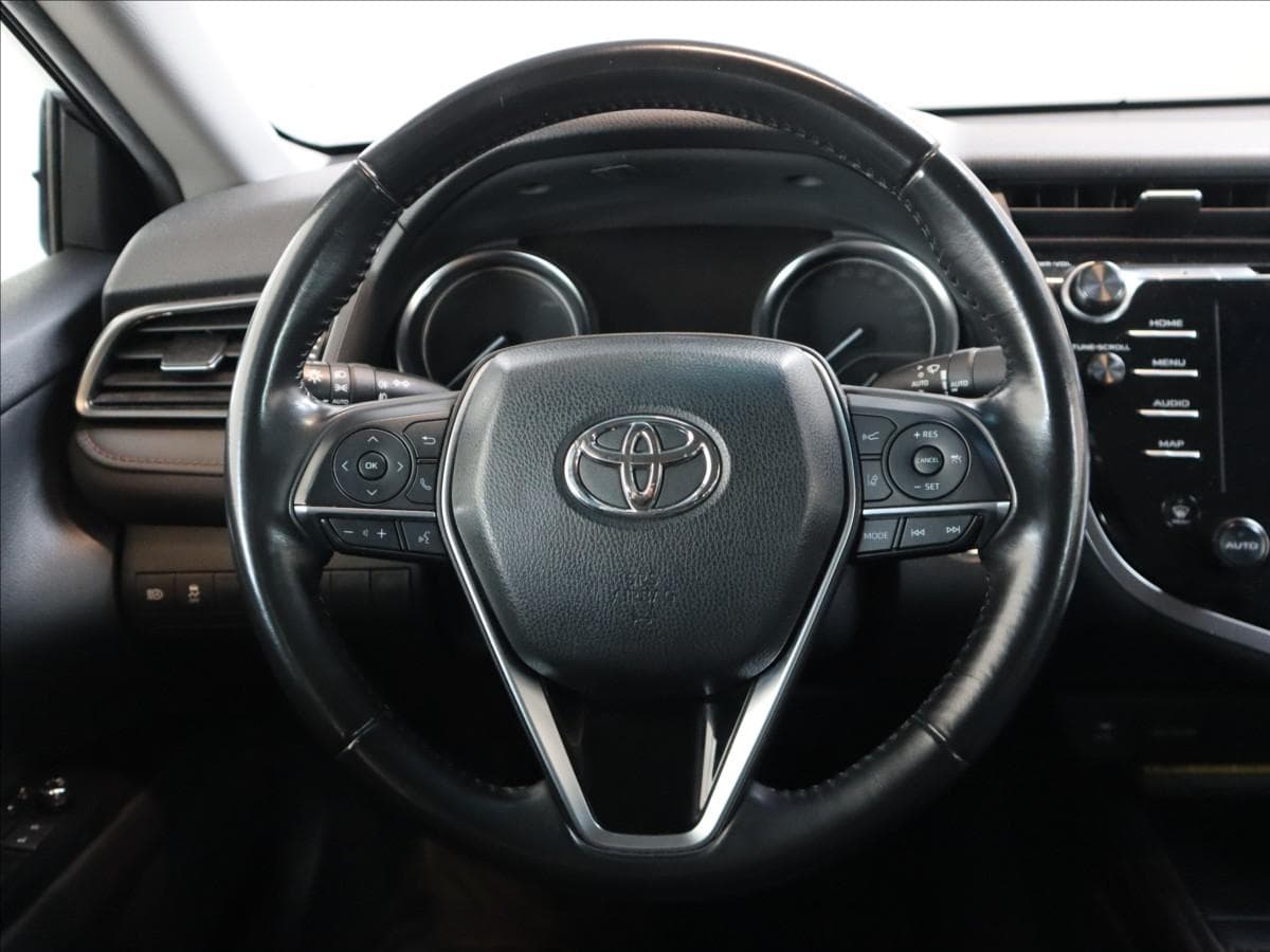 2019 Toyota Camry - 14