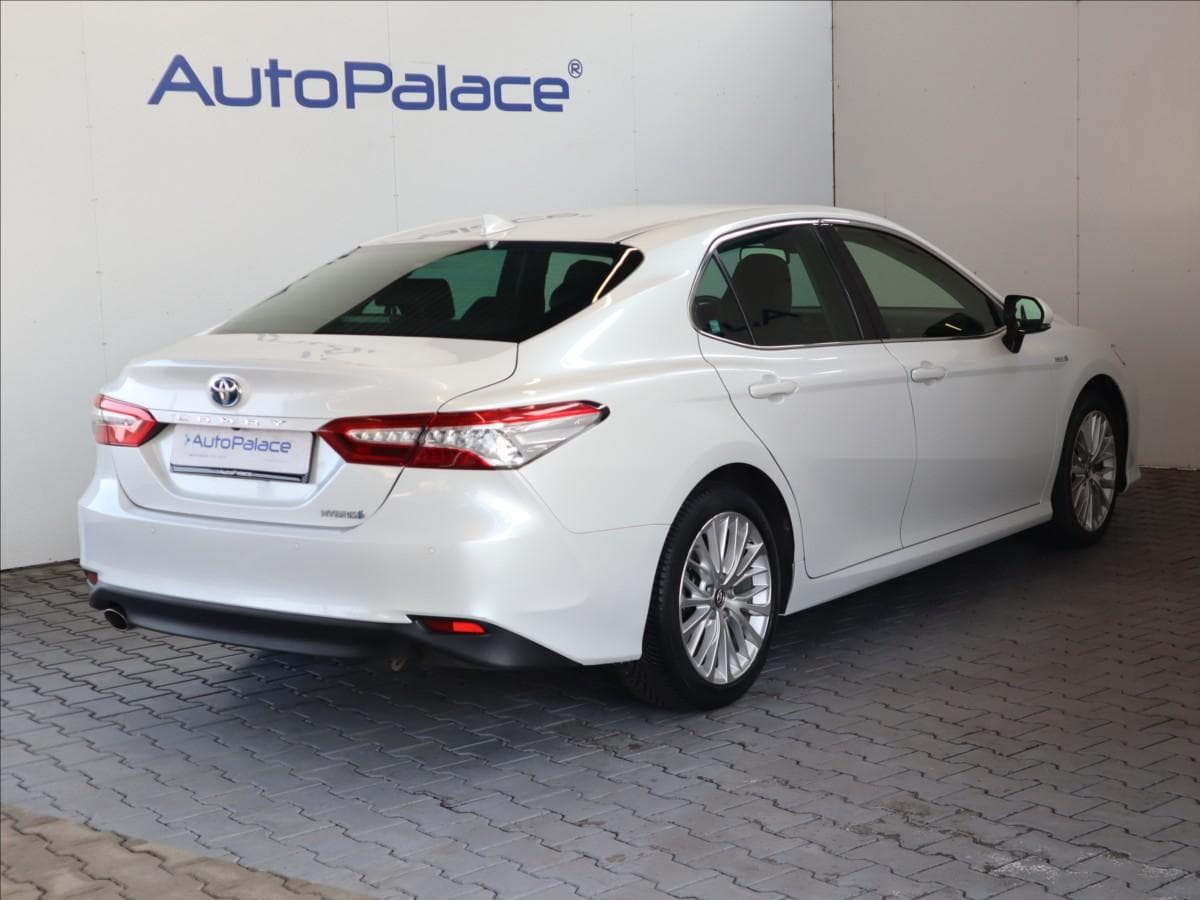 2019 Toyota Camry - 6