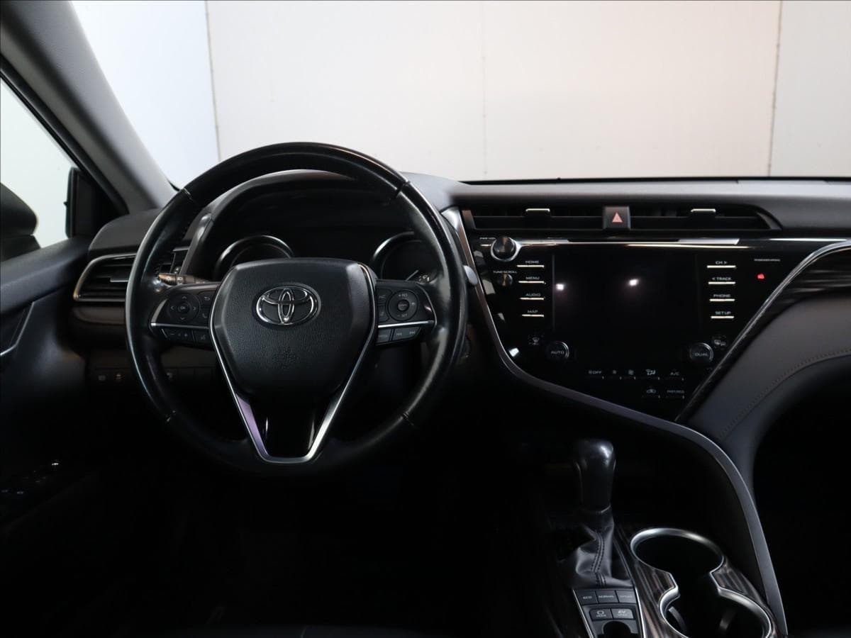 2019 Toyota Camry - 13