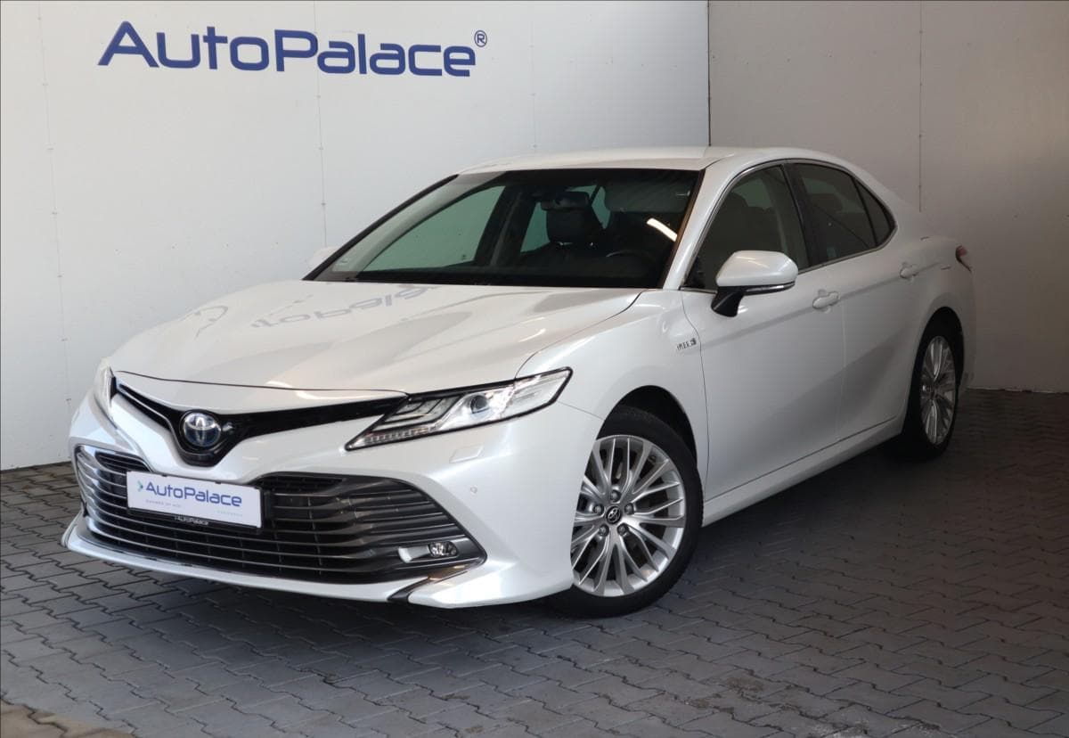 Toyota Camry 2,5 Hybrid Executive sedan