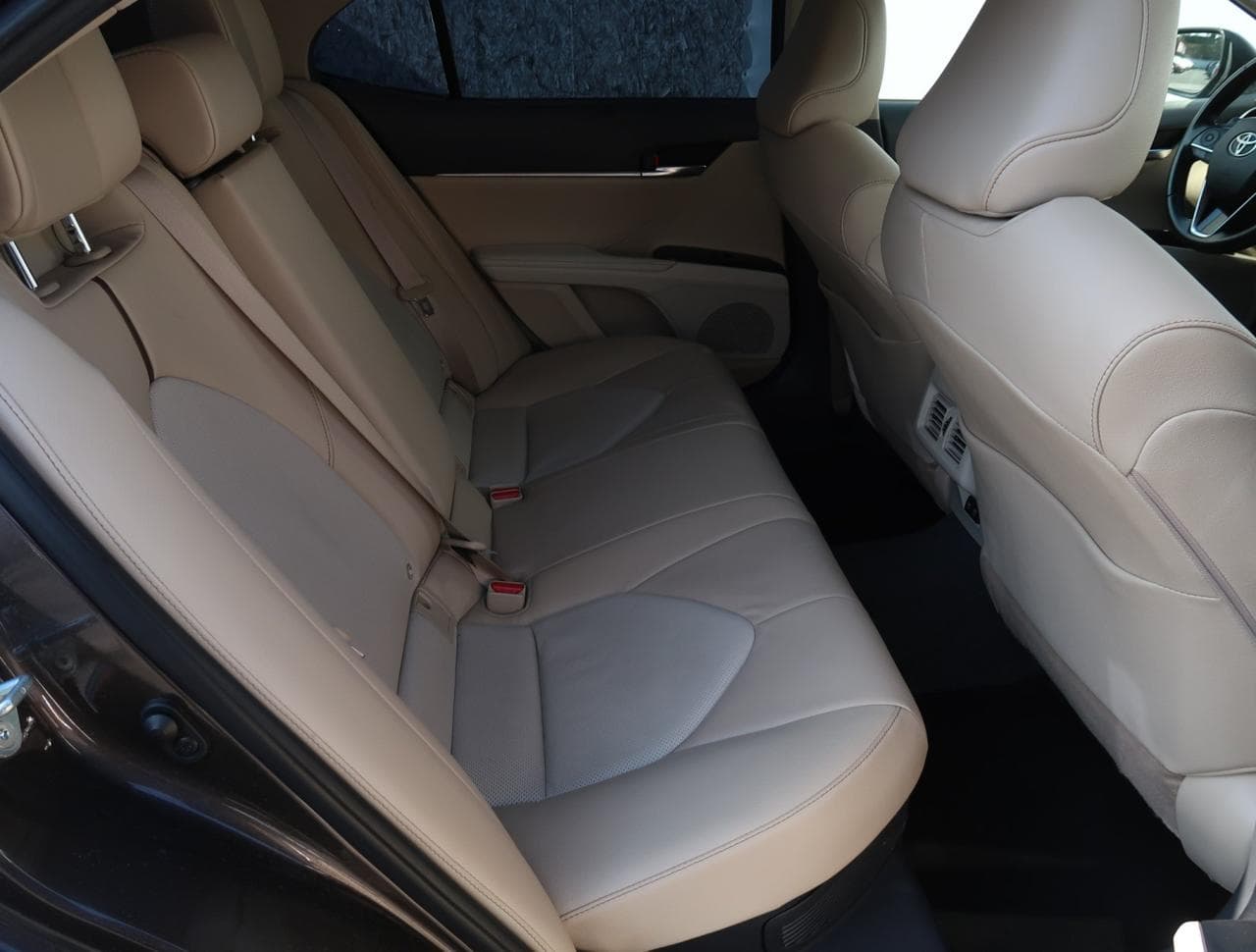 2019 Toyota Camry - 13