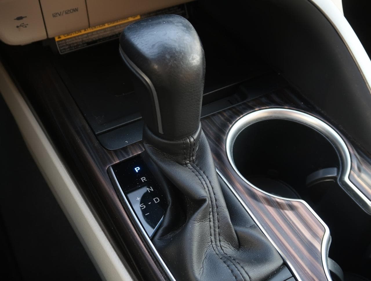 2019 Toyota Camry - 19