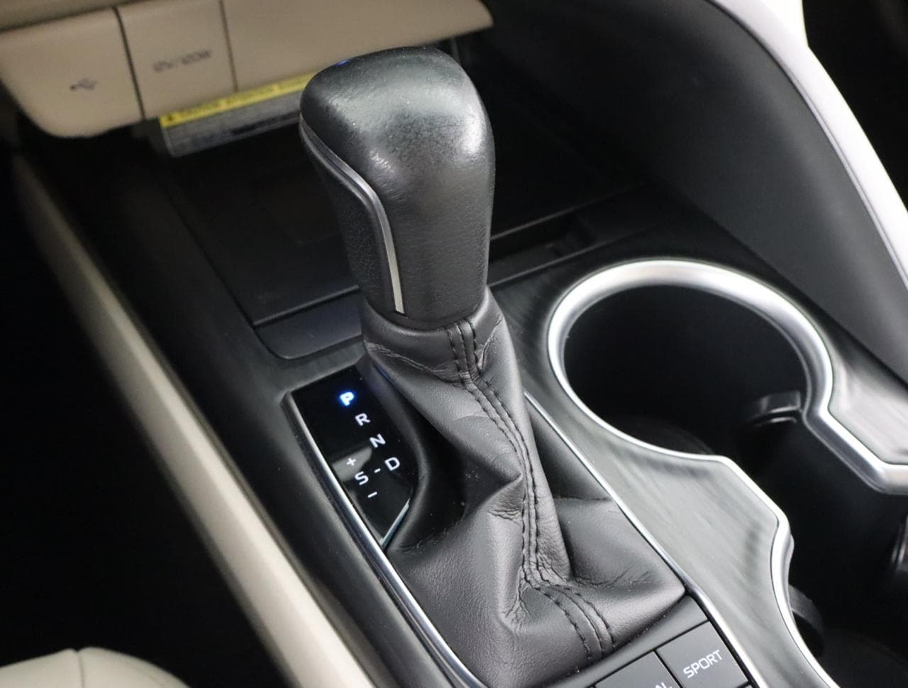 2021 Toyota Camry - 19