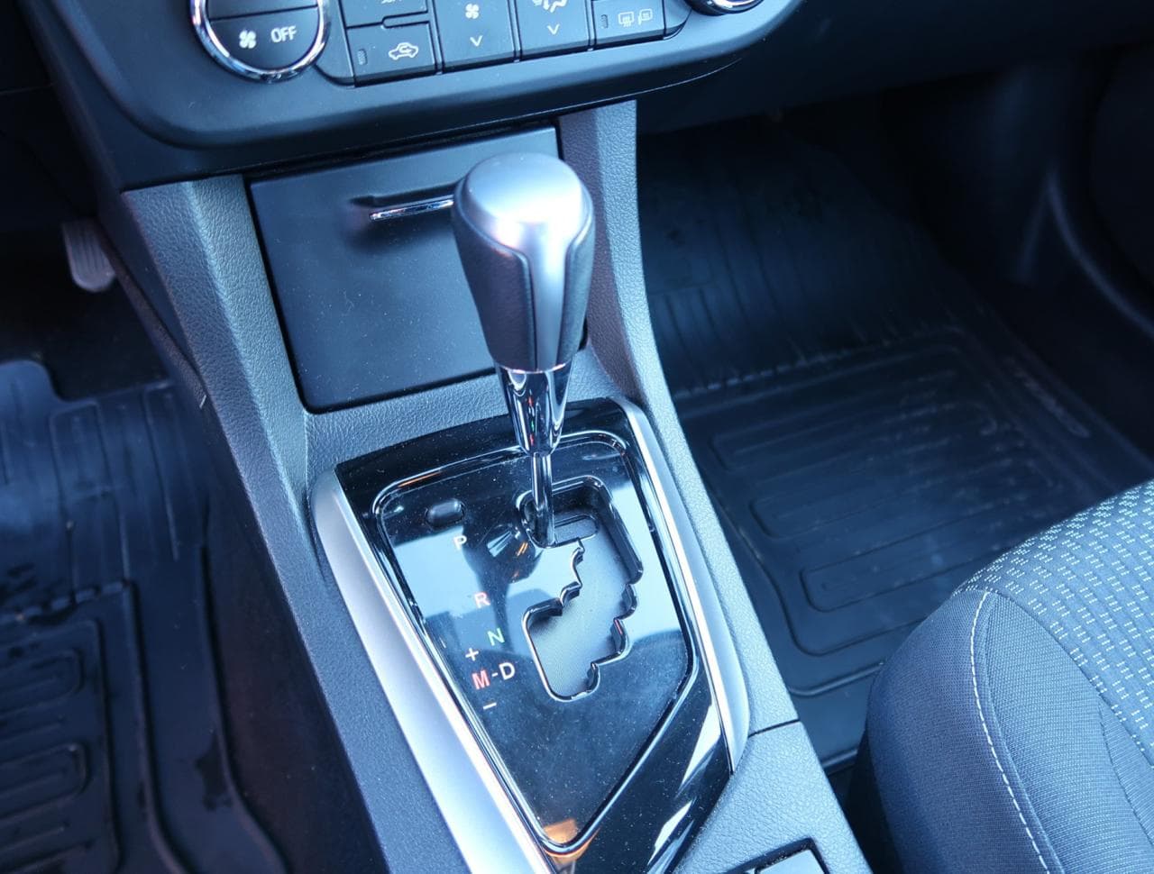 2015 Toyota Corolla - 19