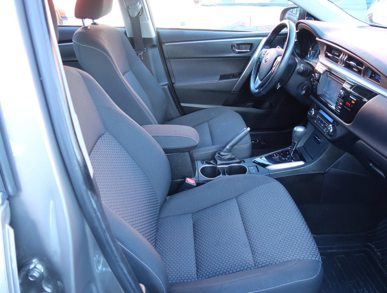 2015 Toyota Corolla - 12