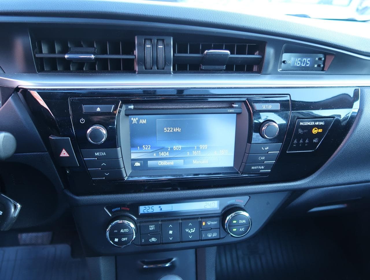 2015 Toyota Corolla - 18