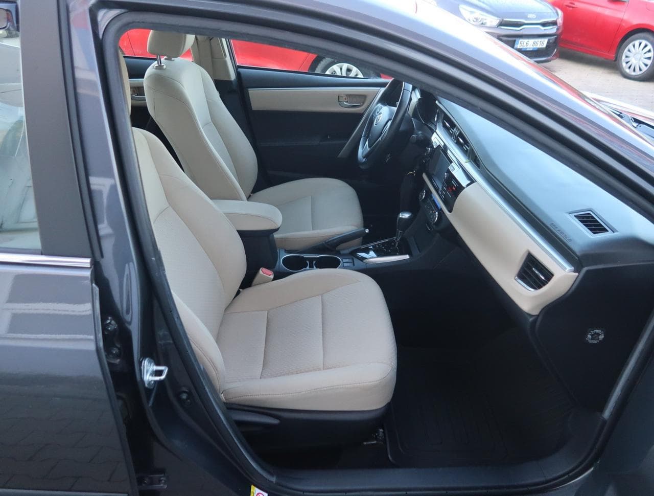 2016 Toyota Corolla - 12