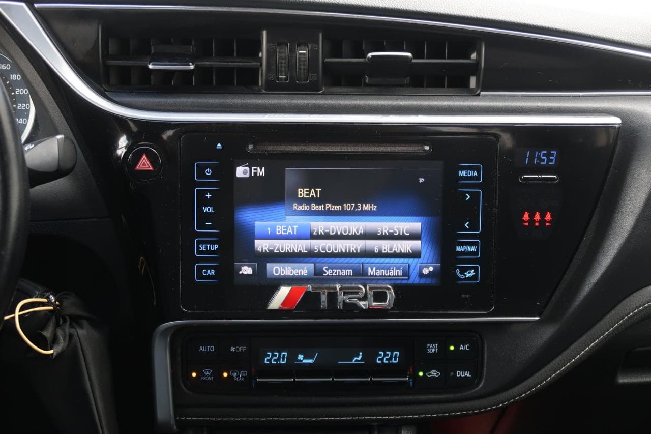 2016 Toyota COROLLA - 18