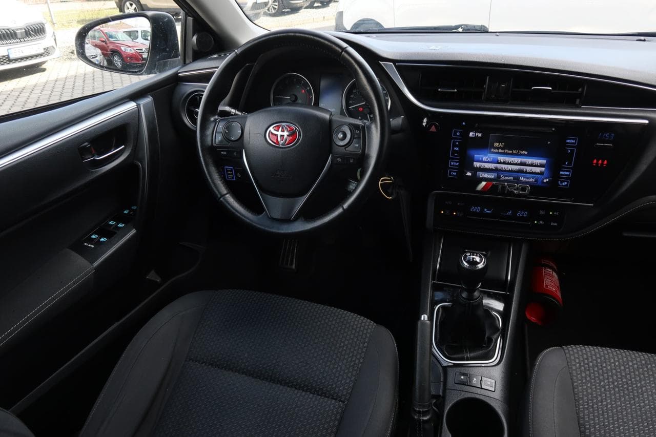 2016 Toyota COROLLA - 9