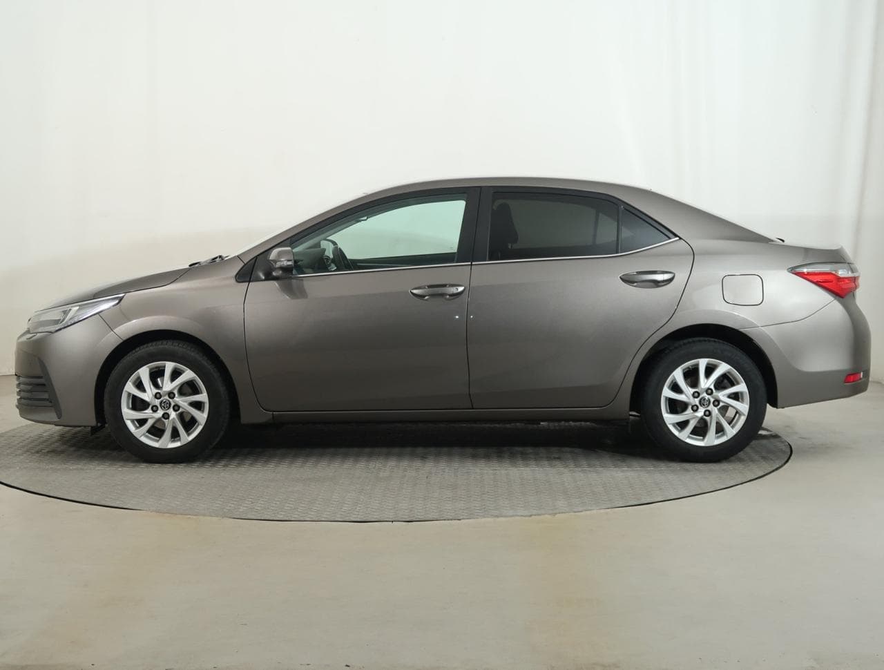 2017 Toyota COROLLA - 4