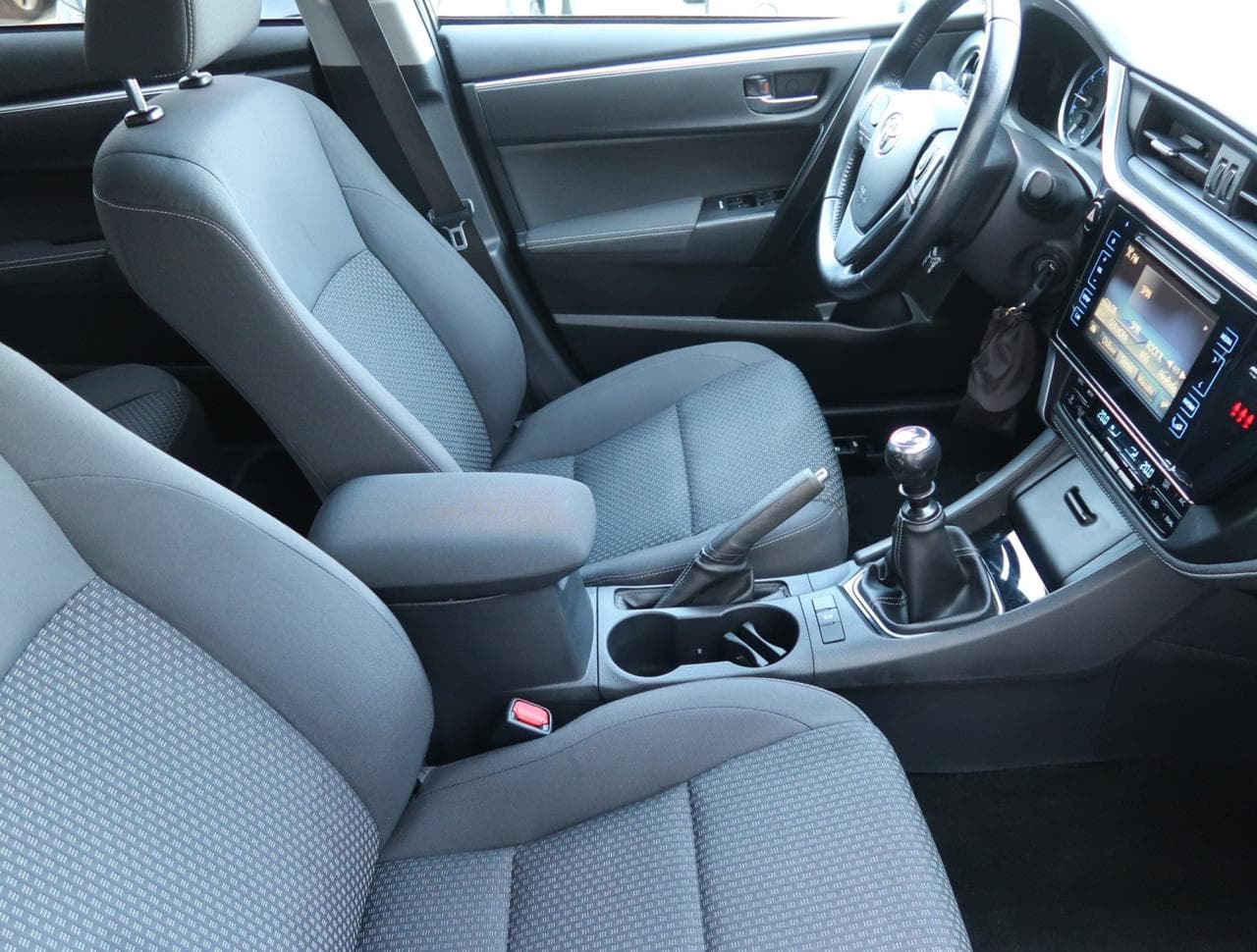 2017 Toyota COROLLA - 12