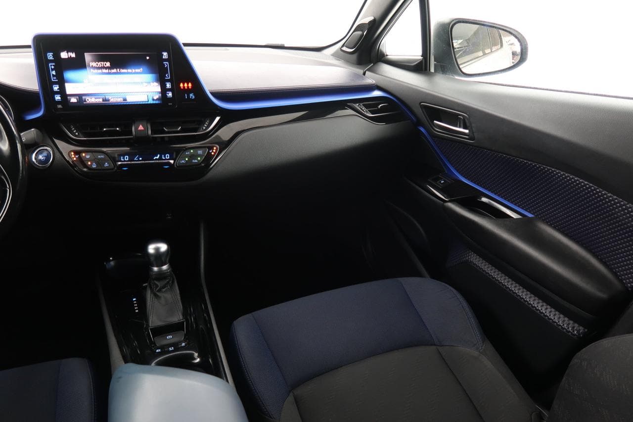 2017 Toyota C-HR - 14