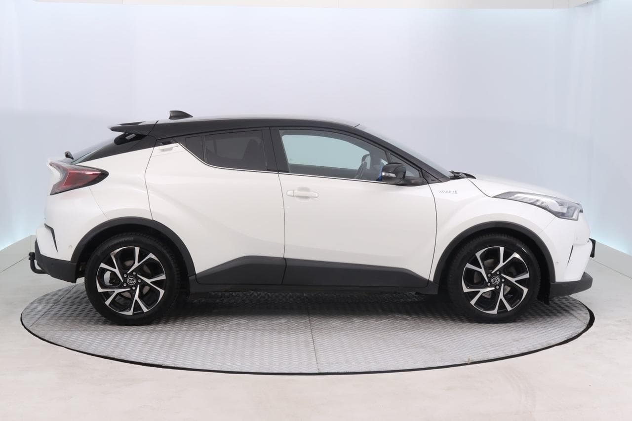 2017 Toyota C-HR - 8