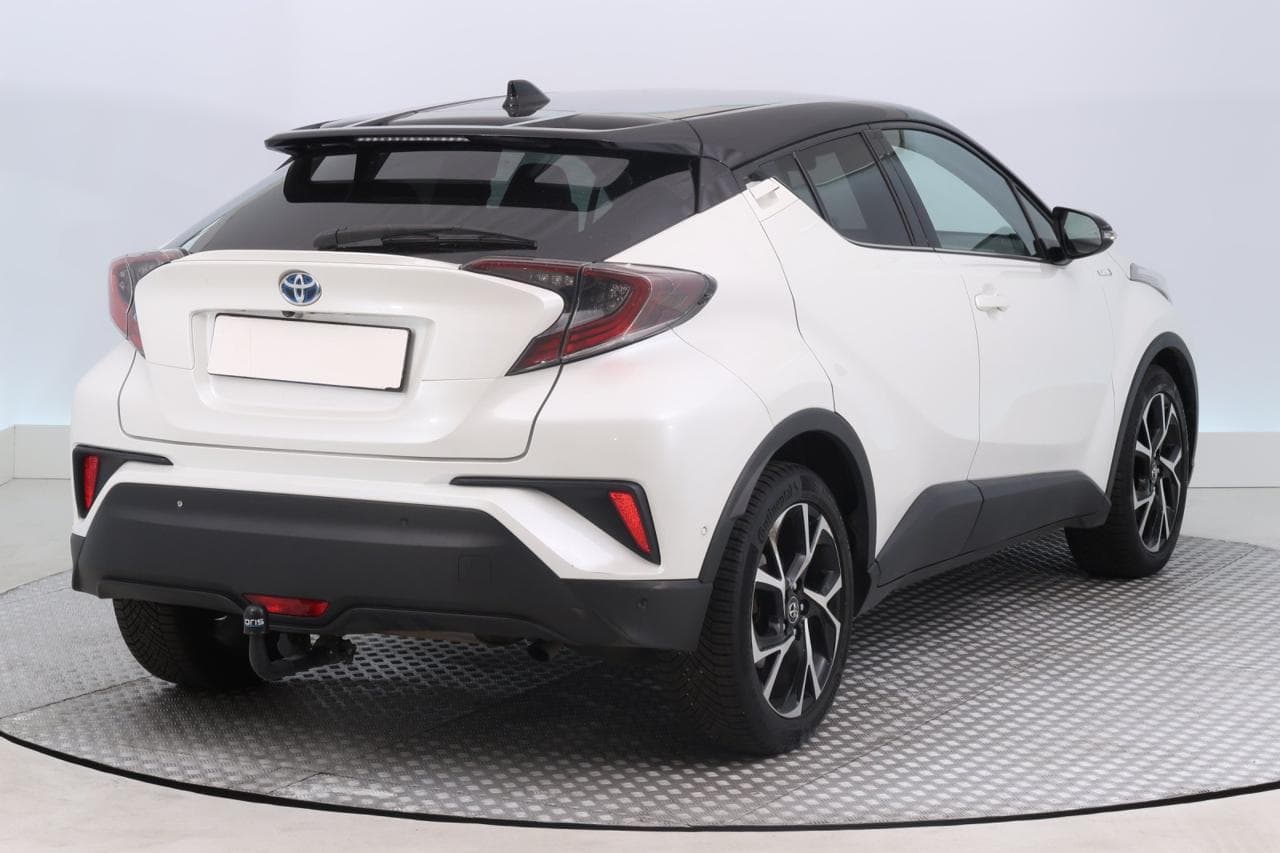2017 Toyota C-HR - 7