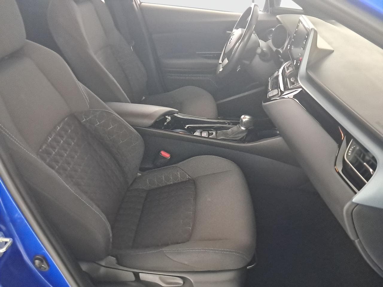 2022 Toyota C-HR - 19