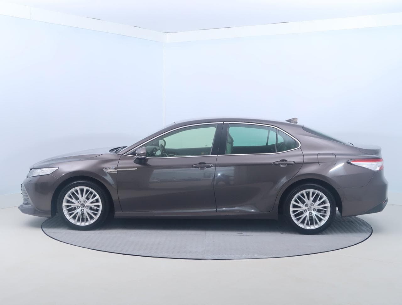 2019 Toyota CAMRY - 4