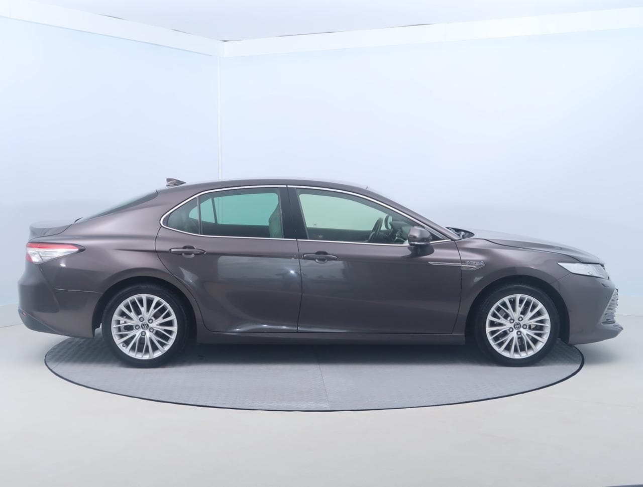 2019 Toyota CAMRY - 10