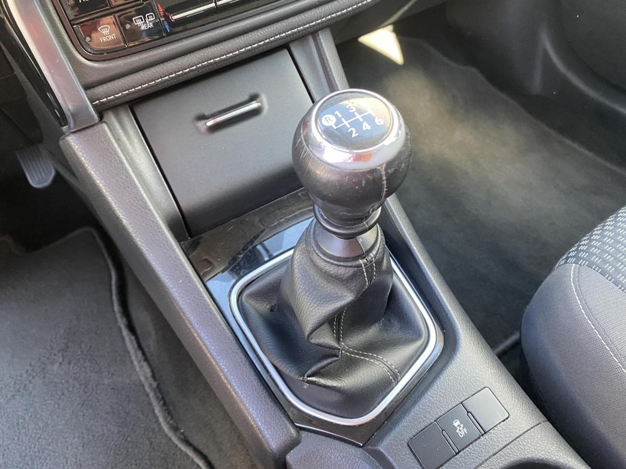 2016 Toyota COROLLA - 25