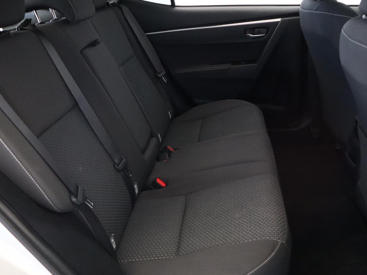 2017 Toyota COROLLA - 13
