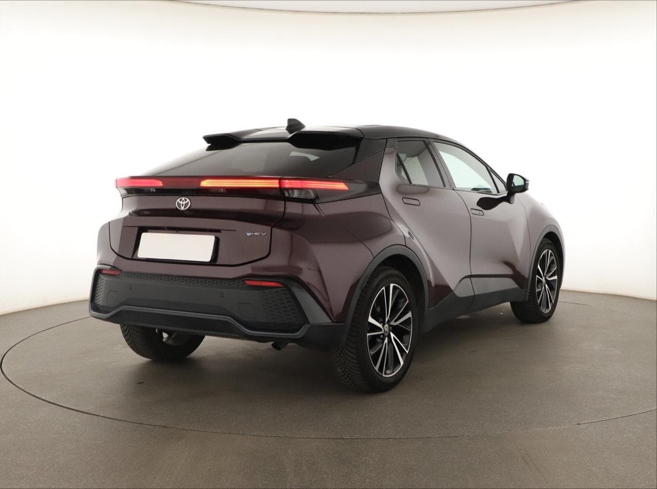 2024 Toyota C-HR - 12