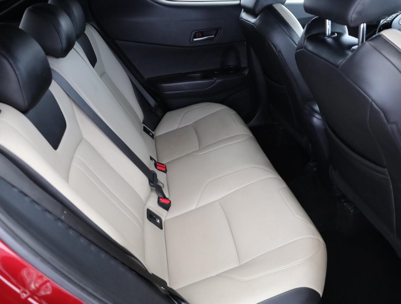 2018 Toyota C-HR - 11