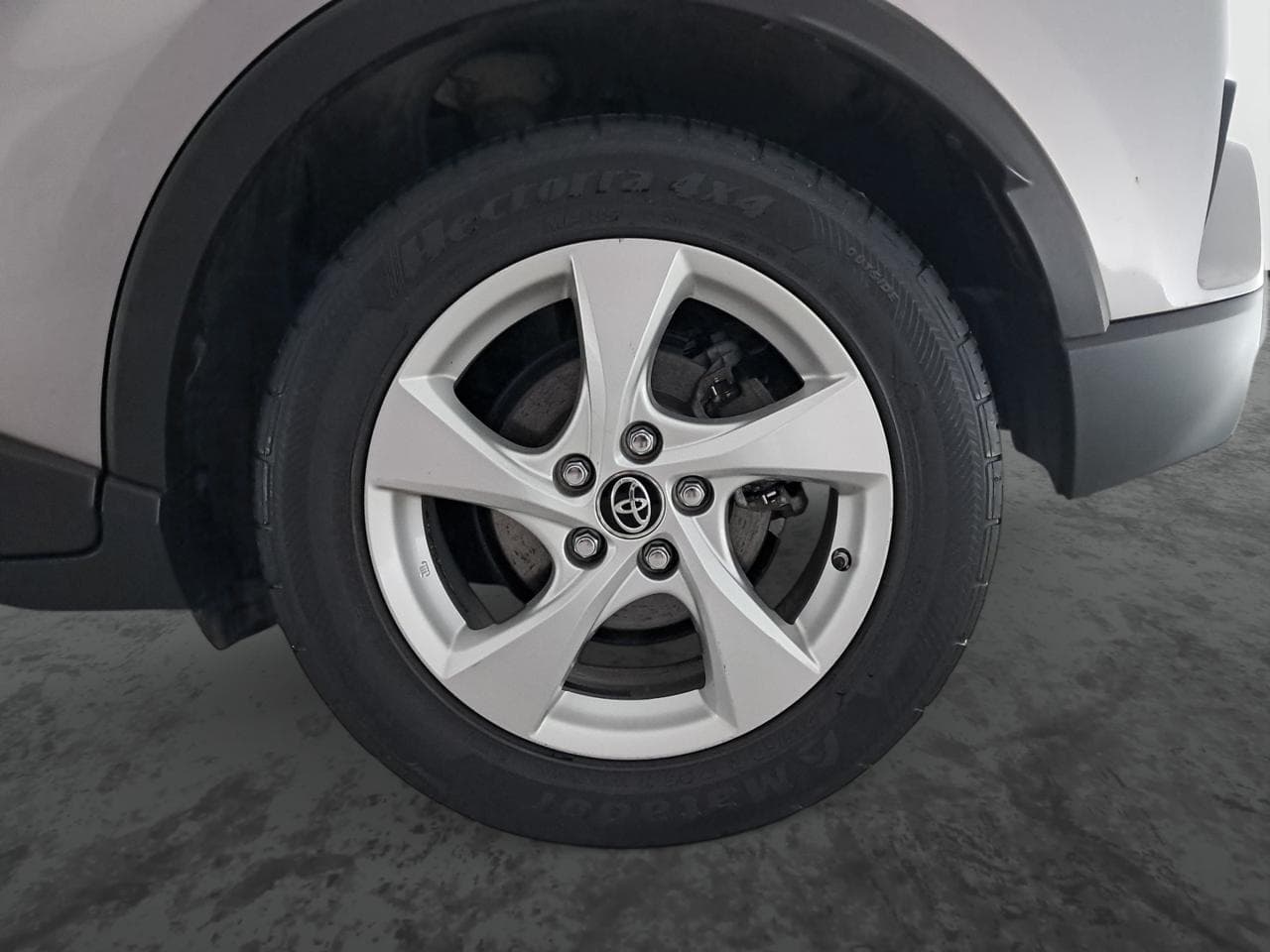 2017 Toyota C-HR - 32