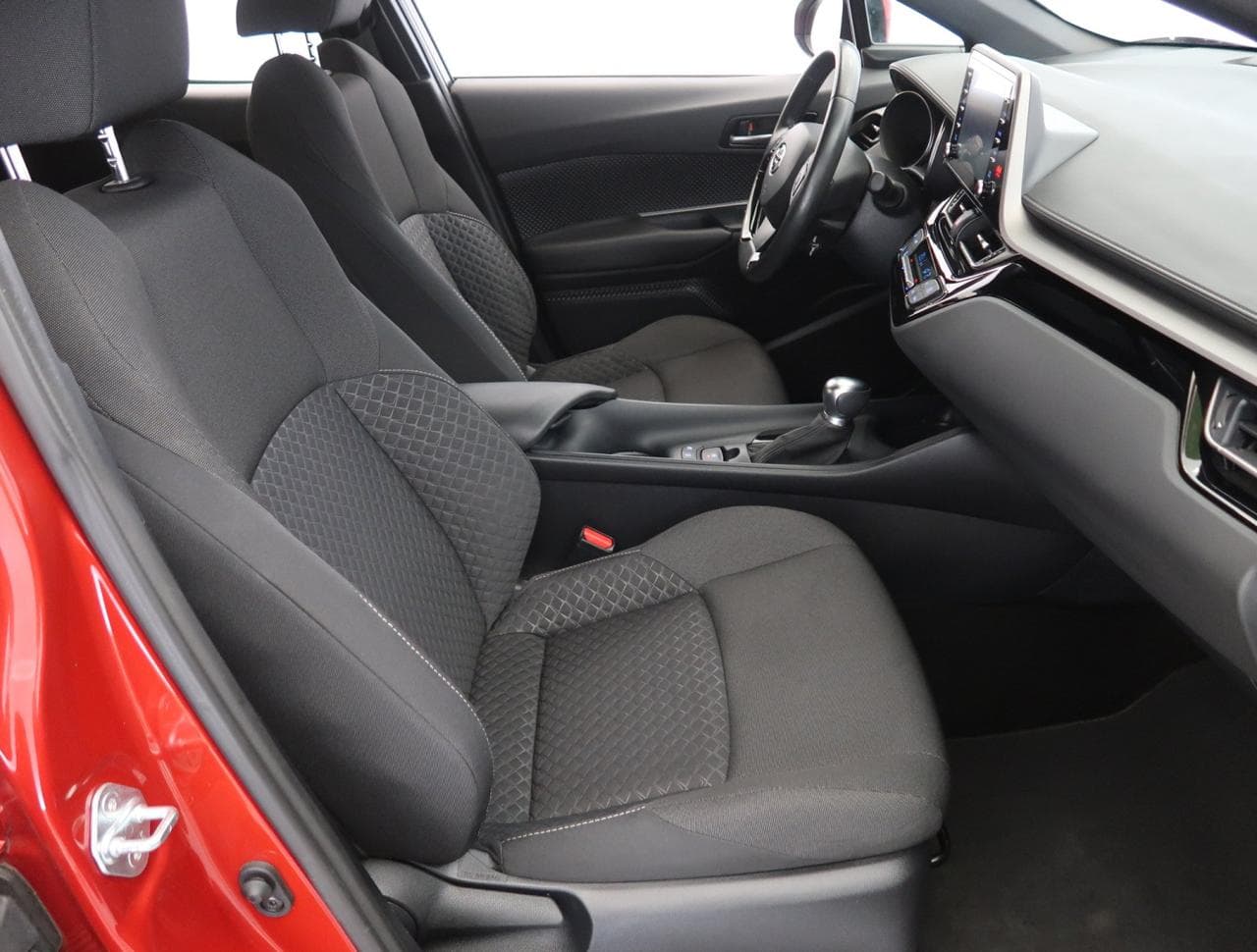 2022 Toyota C-HR - 12