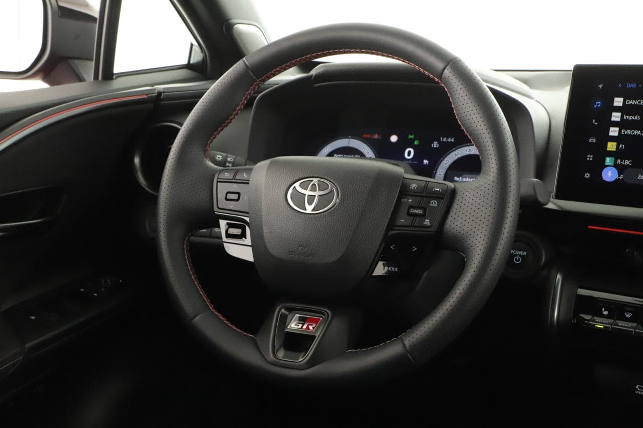 2024 Toyota C-HR - 14