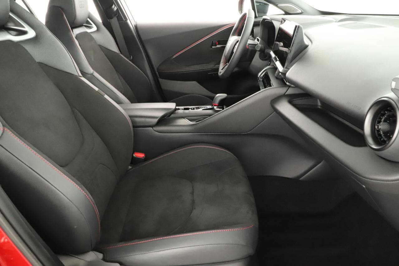 2024 Toyota C-HR - 11