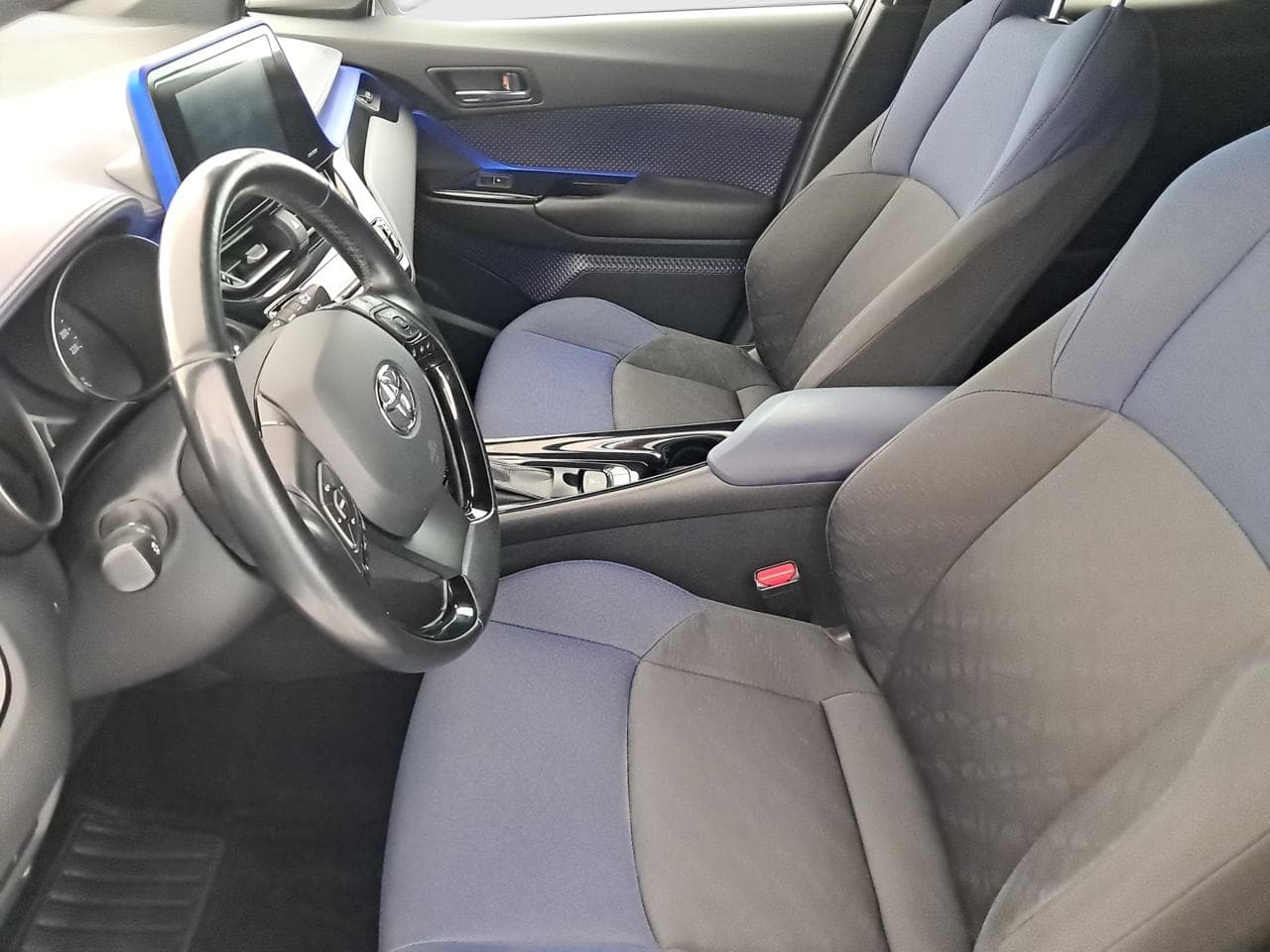 2016 Toyota C-HR - 16