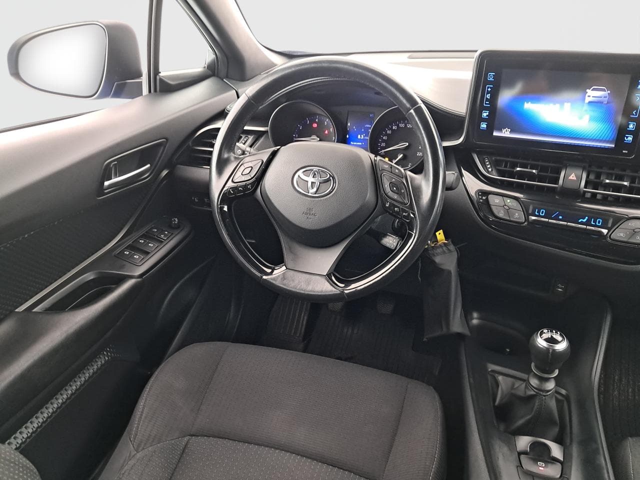 2017 Toyota C-HR - 9